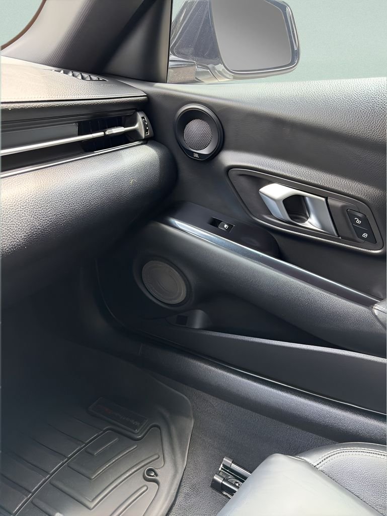 Used 2020  Toyota 3.0 image 5