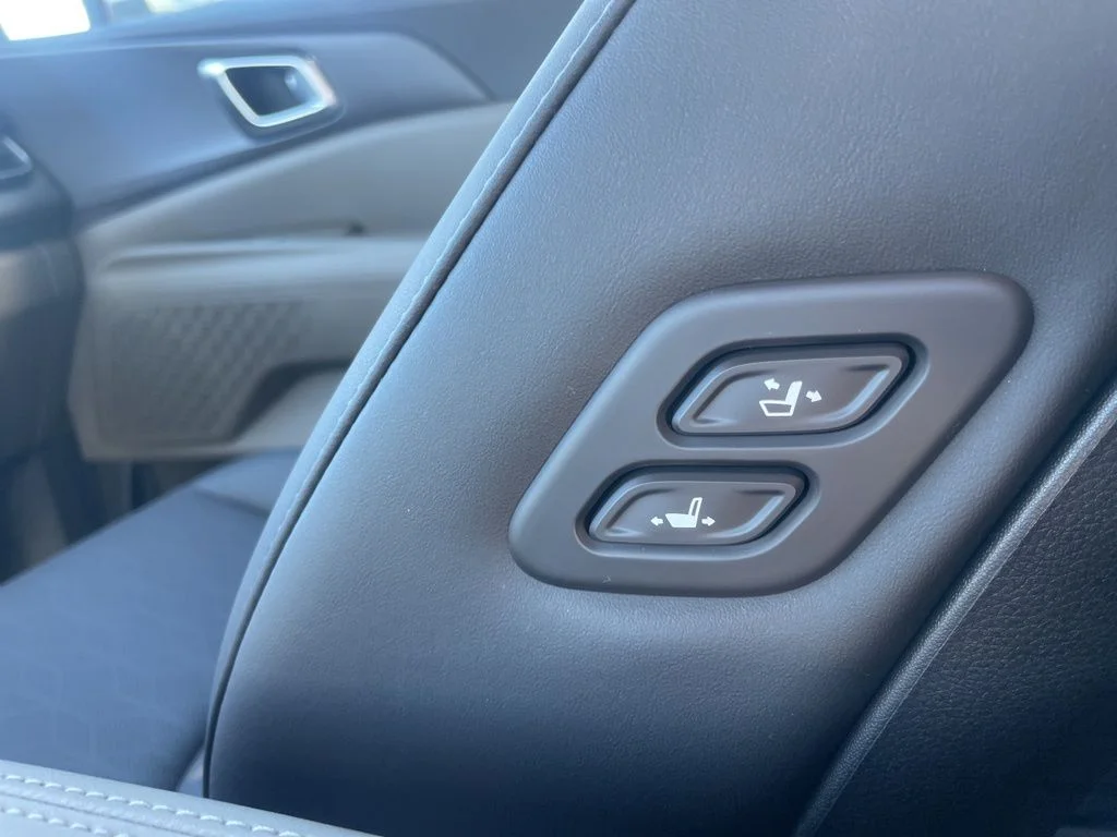 2026 Kia Carnival EX - Photo 13