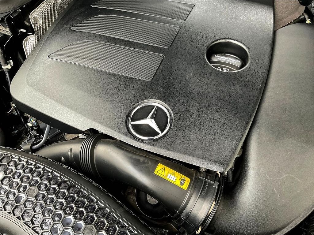 Used 2022 Black Mercedes-Benz GLC 300 image 30
