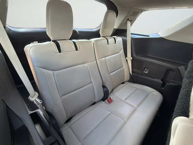 Used 2022 White Ford Platinum image 12