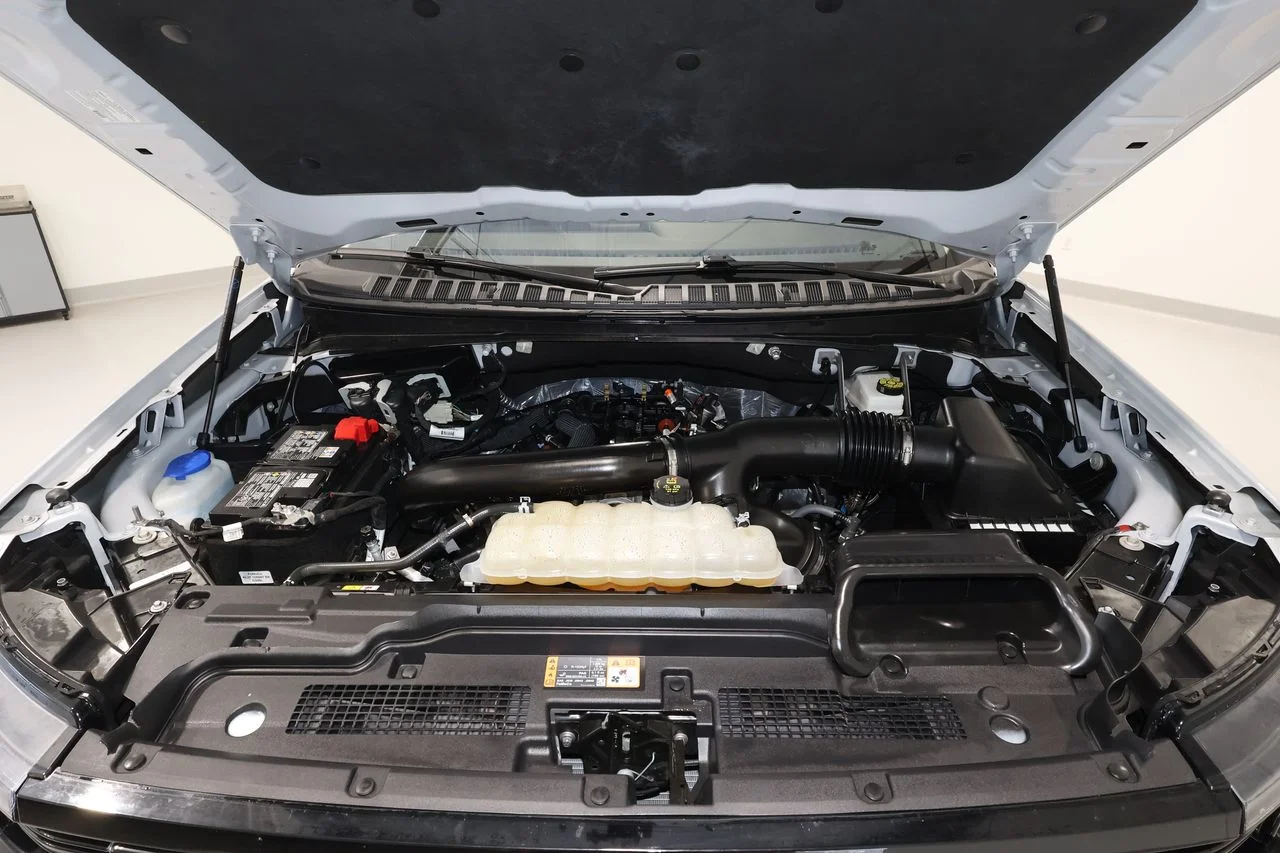 Used 2025 Silver Ford Platinum image 33