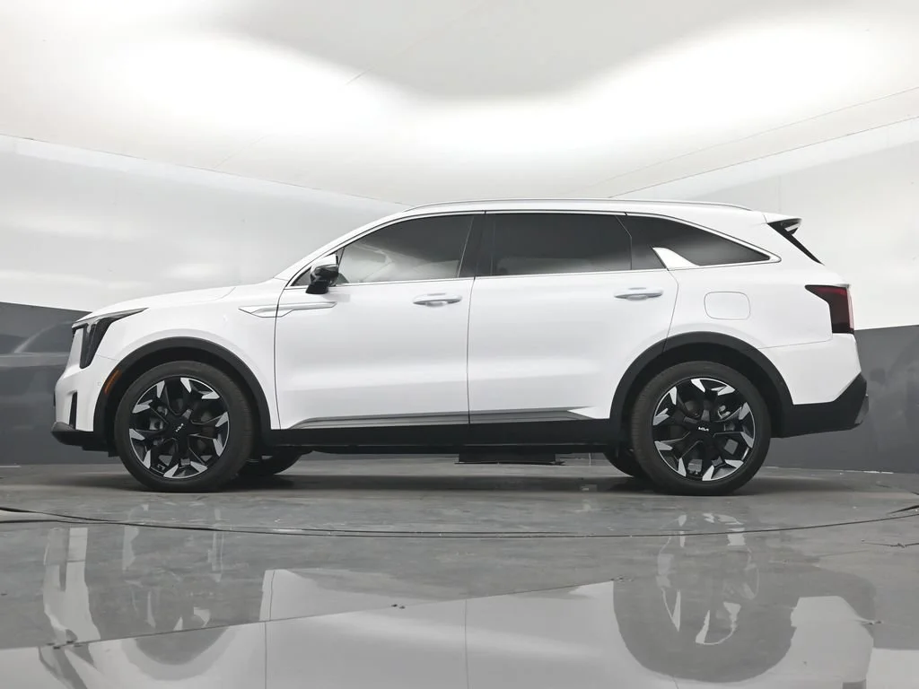 Certified Used 2025 White Kia SX image 15