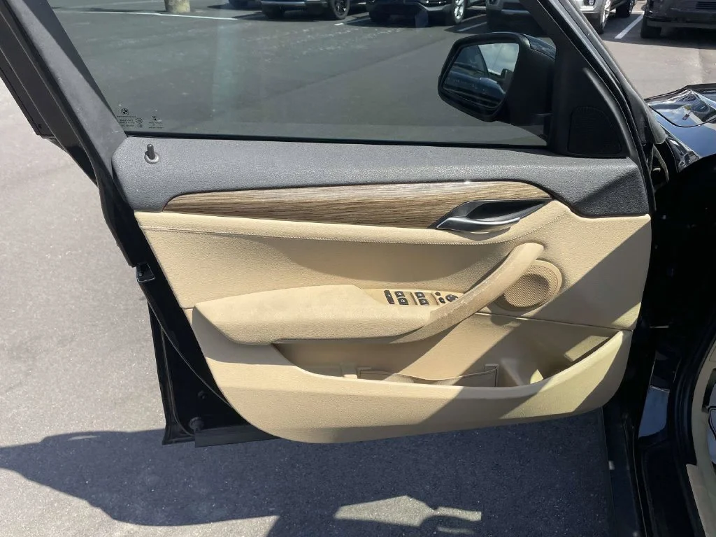 Used 2015 Black BMW sDrive28i image 15
