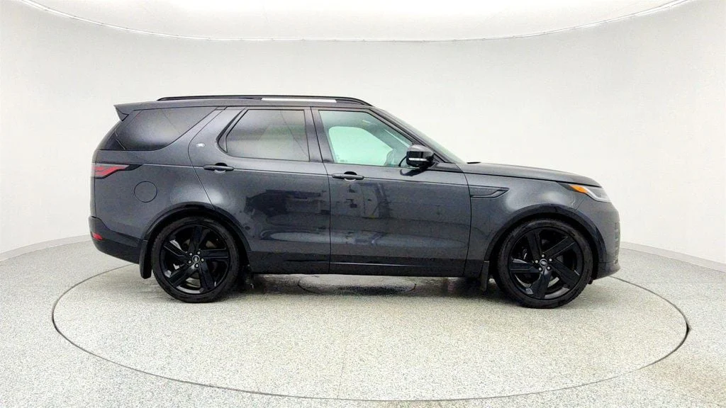 Used 2024 Carpathian Grey Premium Metallic Land Rover P360 Metropolitan Edition w/ Tech., Towing & Cold Climate Pkgs image 4