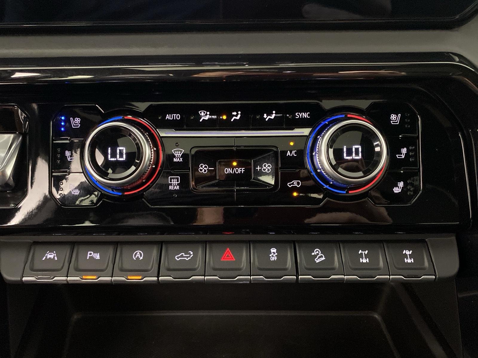 Used 2024 Sterling Metallic GMC AT4X image 28