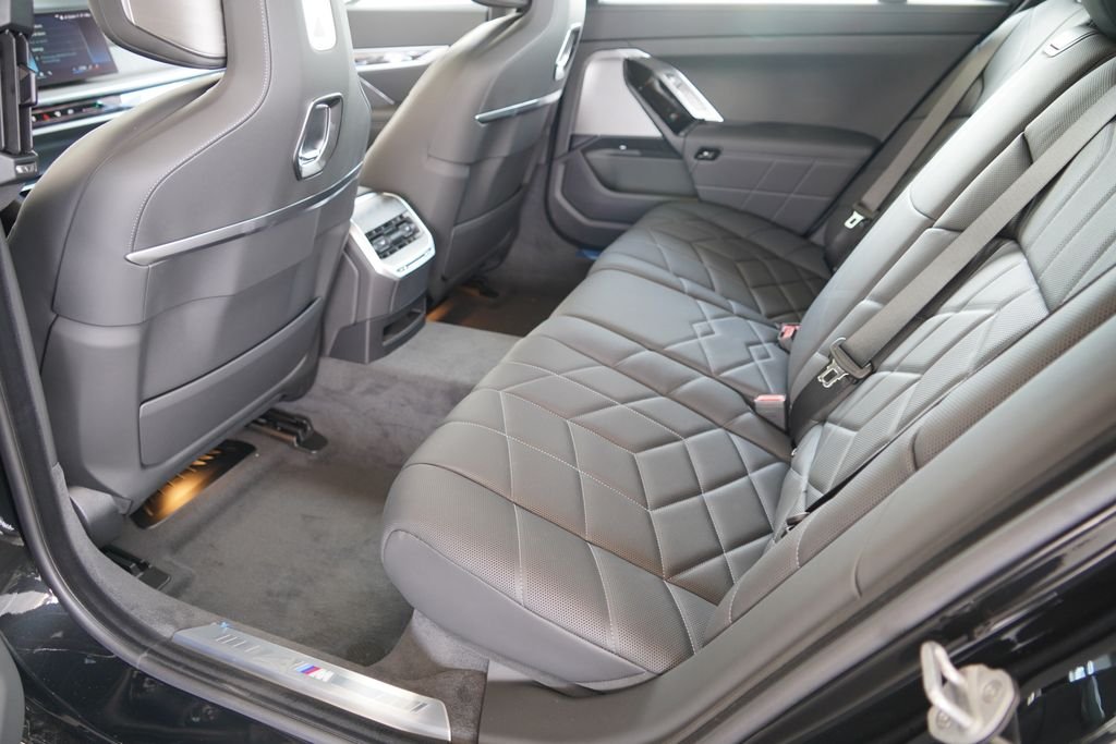 New 2026 Black Sapphire Metallic BMW 760i xDrive image 19
