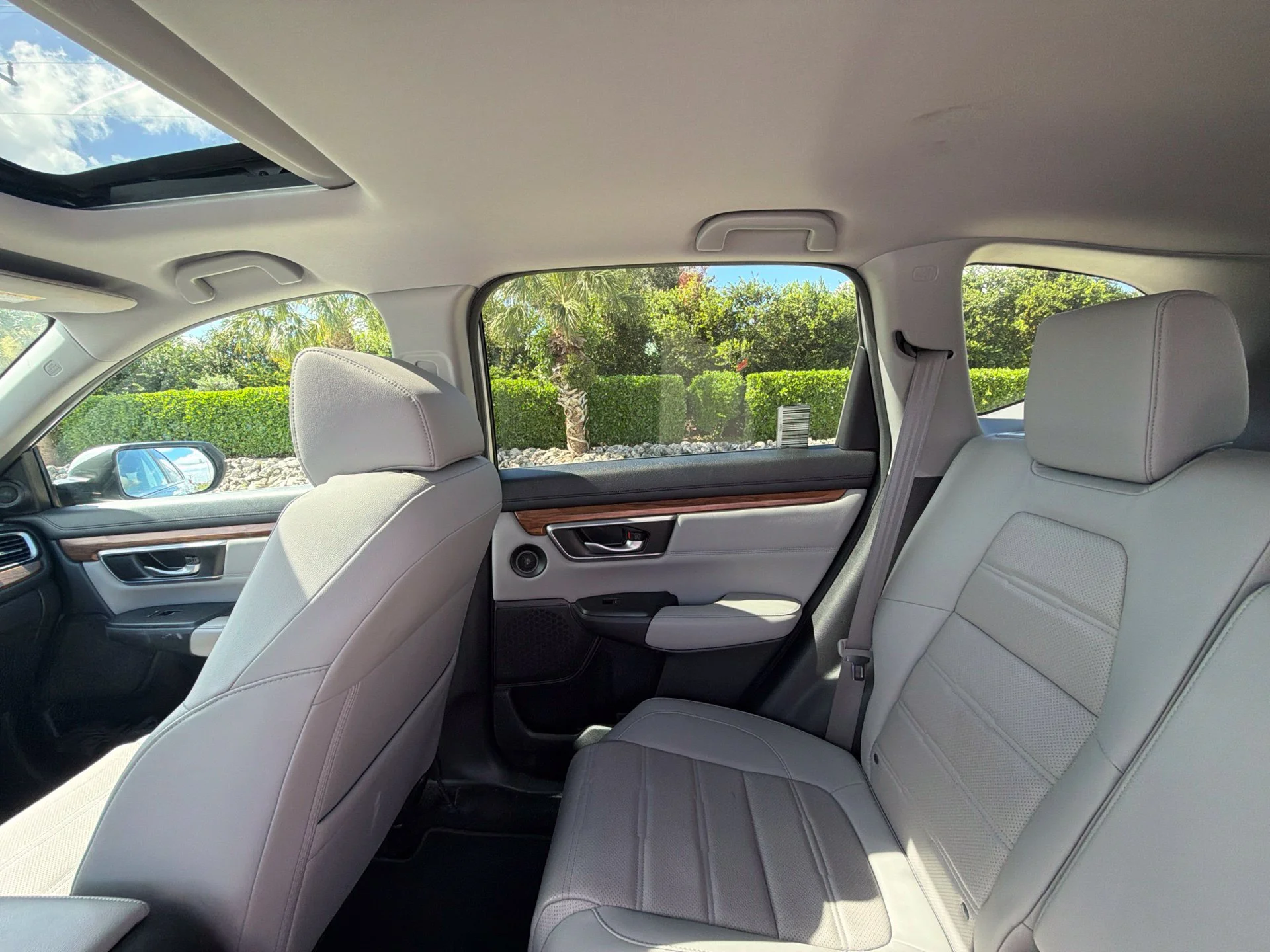 Used 2019 Lunar Silver Metallic Honda EX-L image 21