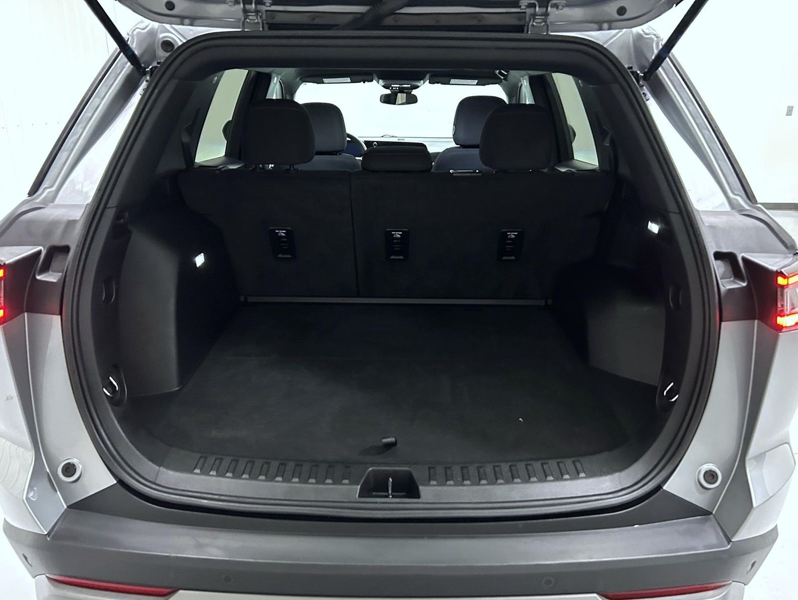 Used 2025 Gray Chevrolet LT image 21