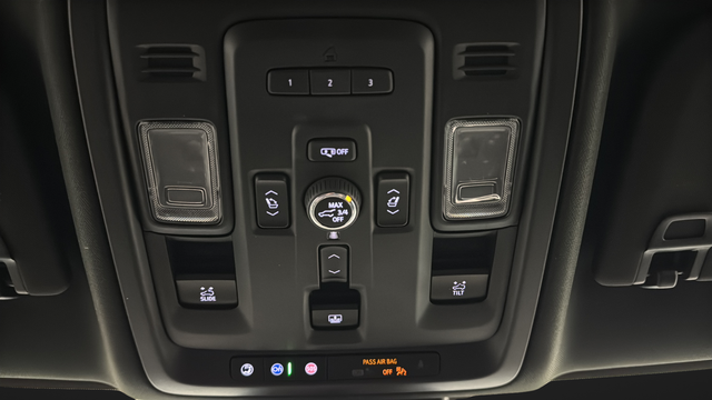 Used 2023 Sterling Metallic GMC Denali image 33