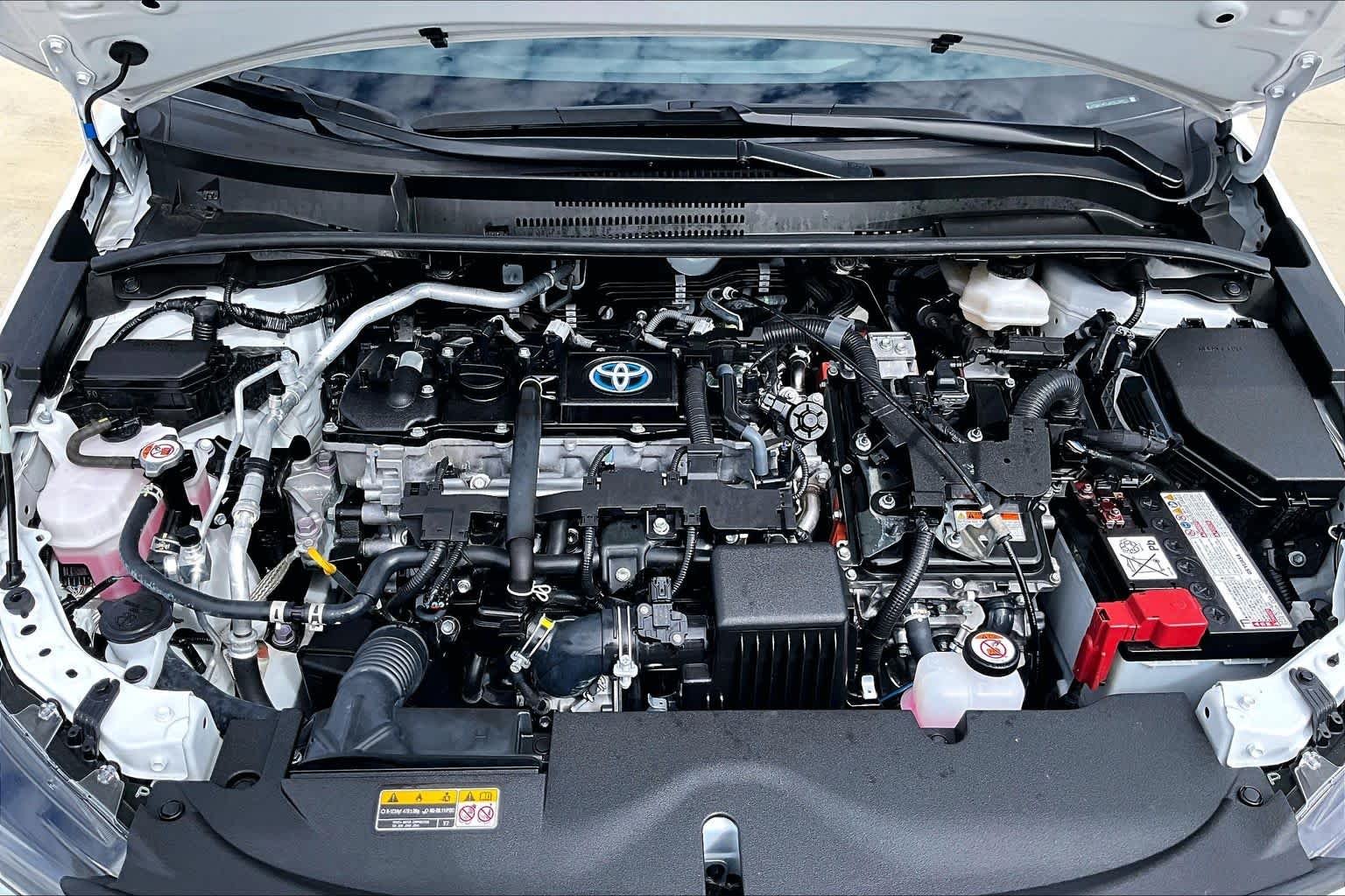 Used 2024 Ice Cap Toyota Hybrid LE image 30