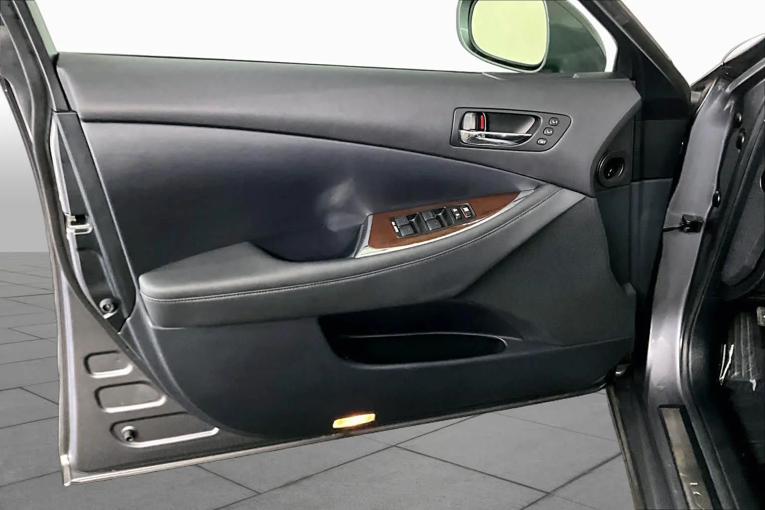 Used 2012 Nebula Gray Pearl Lexus  image 22