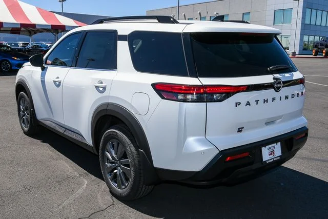 New 2026 Everest White Pearl TriCoat Nissan SV image 3