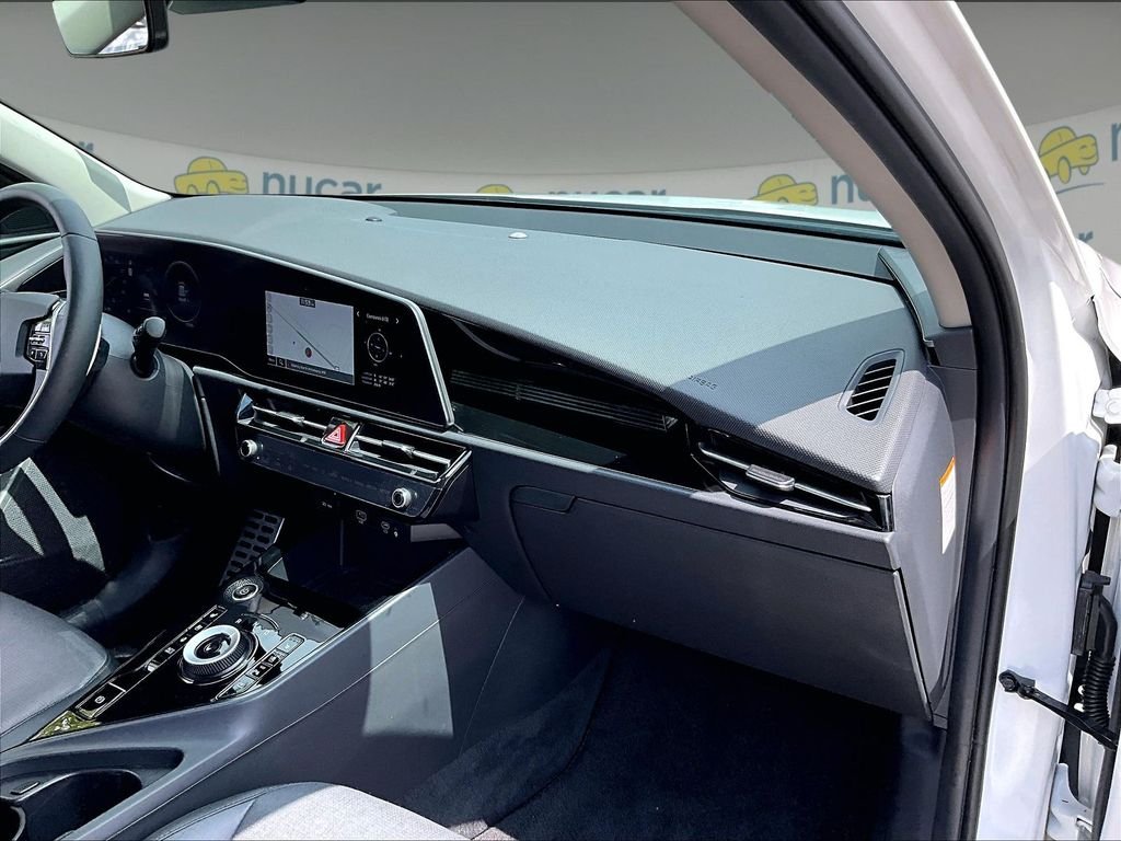 Used 2023 White Kia Wave image 13