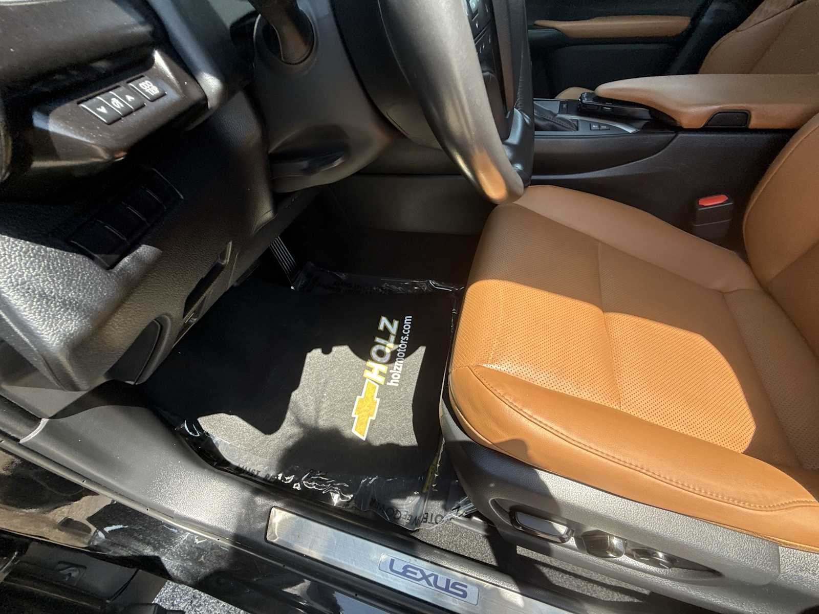 Used 2021 Black Lexus UX 250h image 34
