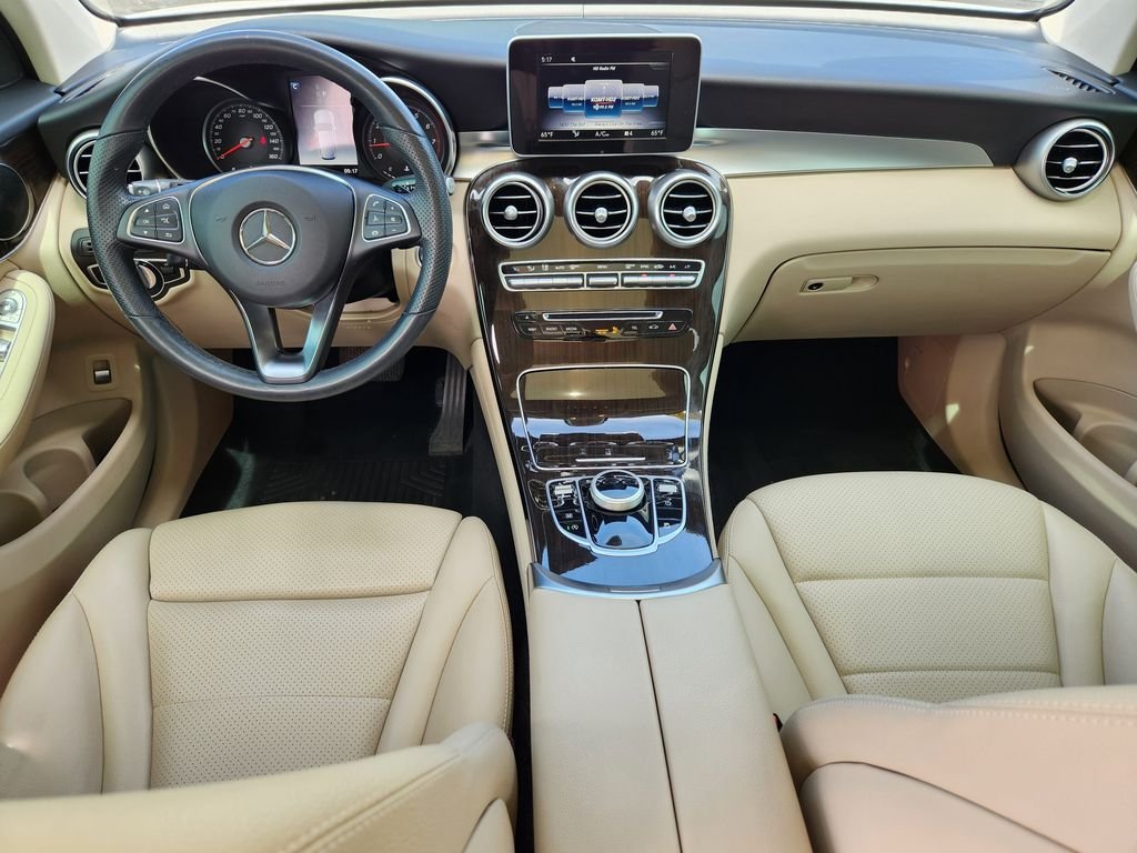 Used 2019 Polar White Mercedes-Benz 300 image 31