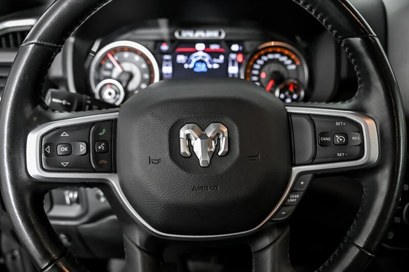 Used 2022 Diamond Black Crystal Pearl Coat RAM Big Horn image 23