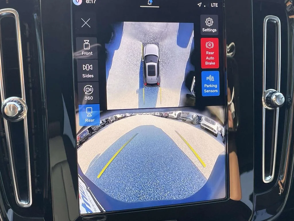 2026 Volvo XC40 Ultra - Photo 18