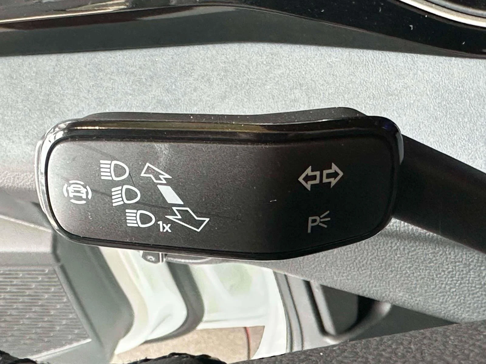 2025 Volkswagen Jetta SE - Photo 22