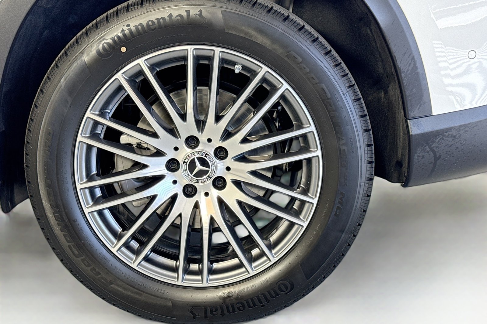 New 2026 Polar White Mercedes-Benz GLC 300 image 29