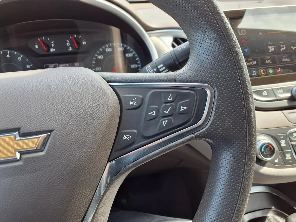 Used 2024 White Chevrolet LT image 14