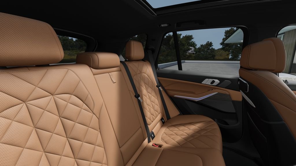 New 2026 Dravit Grey Metallic BMW xDrive50e image 37