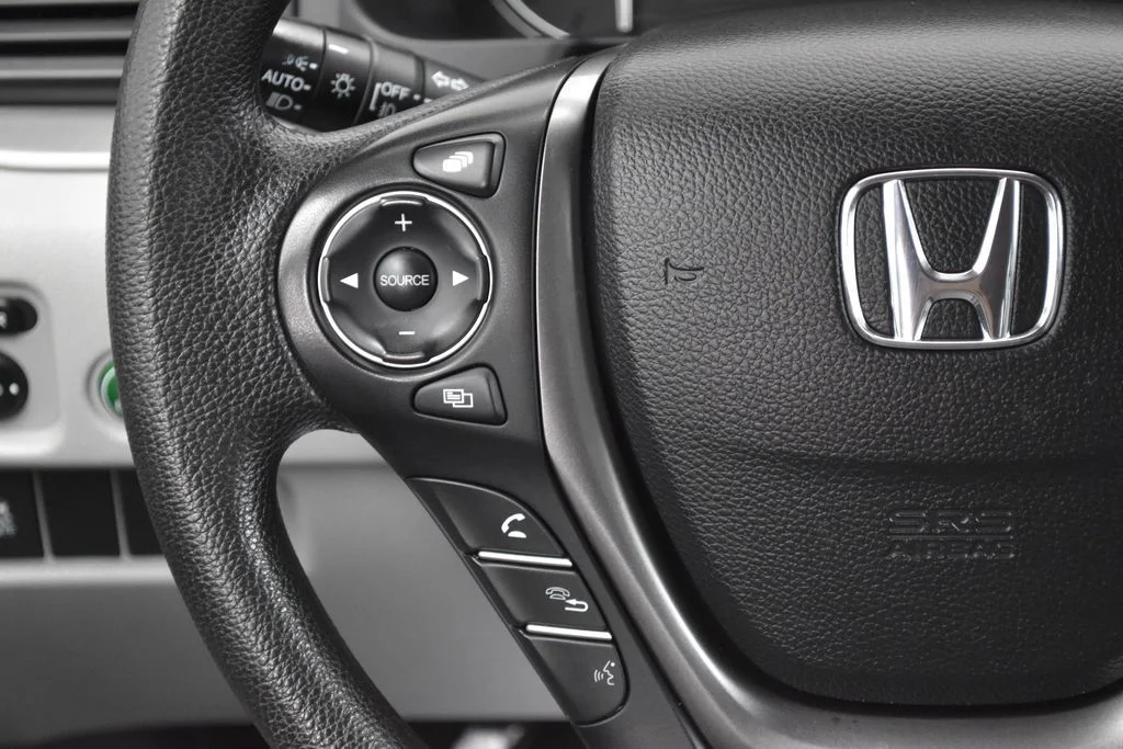 Used 2017 Silver Honda EX image 11