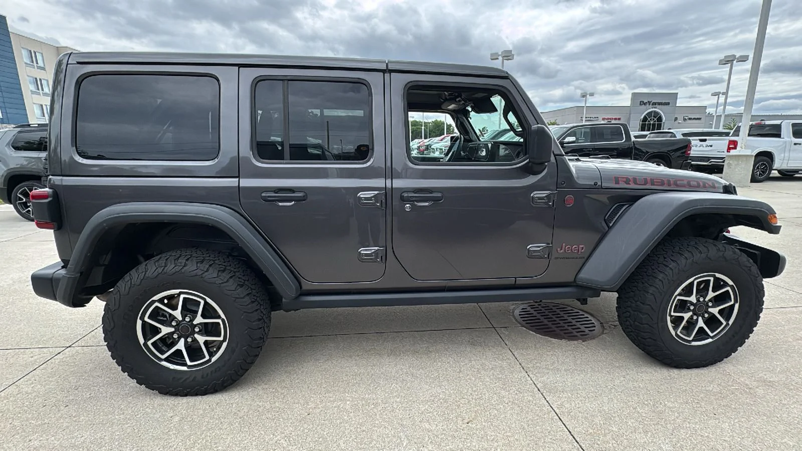 Used 2025 Gray Jeep Rubicon image 16