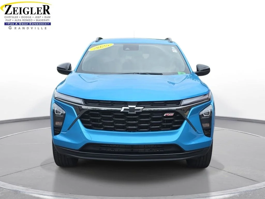 Used 2025 Blue Chevrolet 2RS image 2