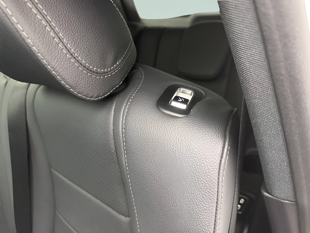 Used 2025 Cirrus Silver Metallic Mercedes-Benz GLS 450 image 25