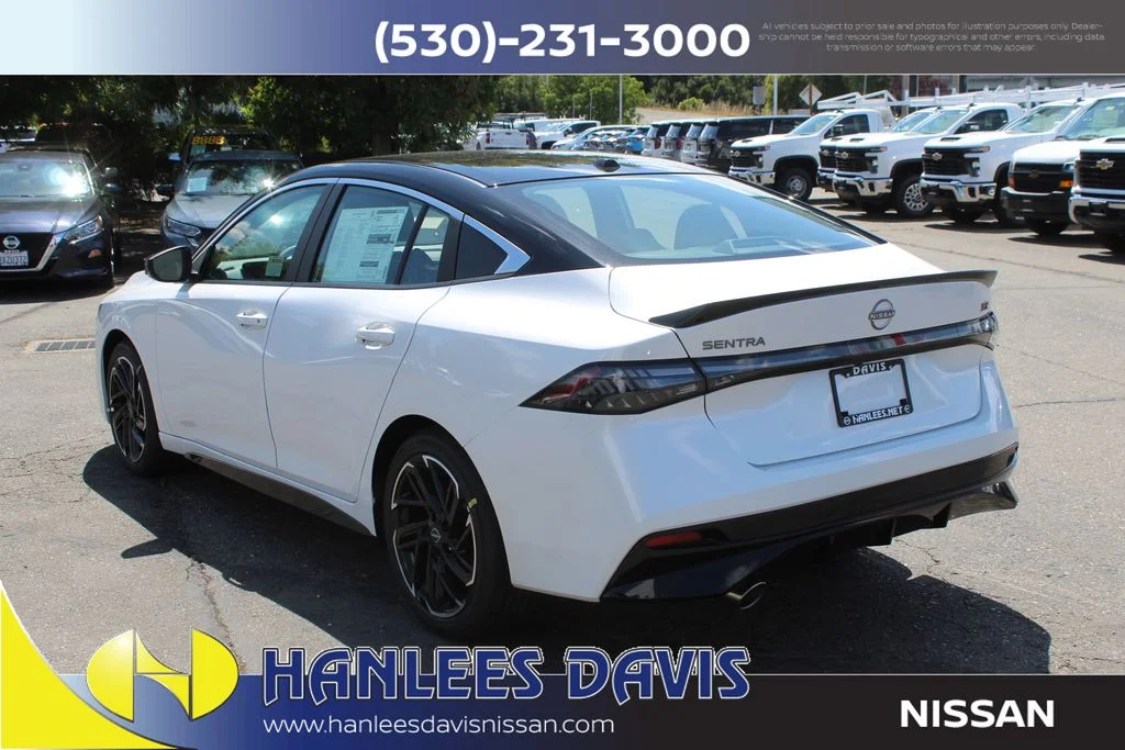 New 2026 Aspen White TriCoat / Super Black Two-tone Nissan SR image 9