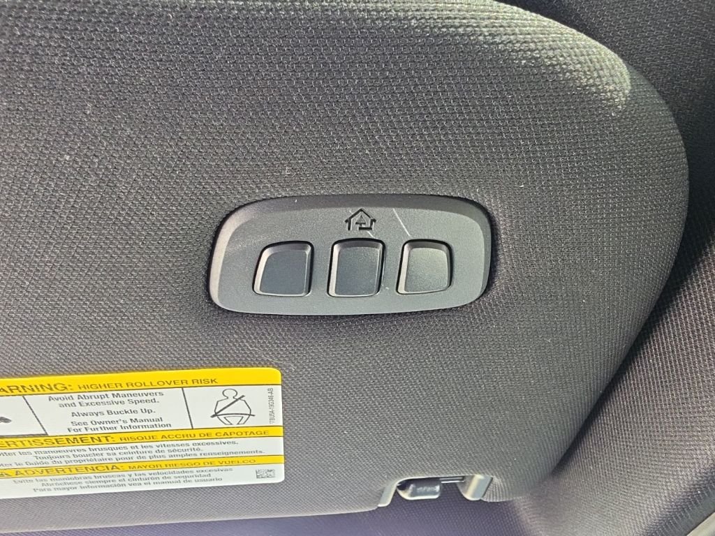 Used 2025  Ford Tremor image 23