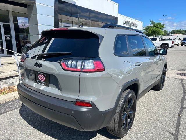 Used 2023 Gray Jeep Altitude image 3