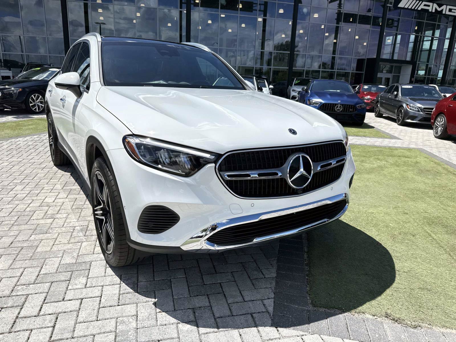 New 2027 Polar White Mercedes-Benz 300 SUV image 8