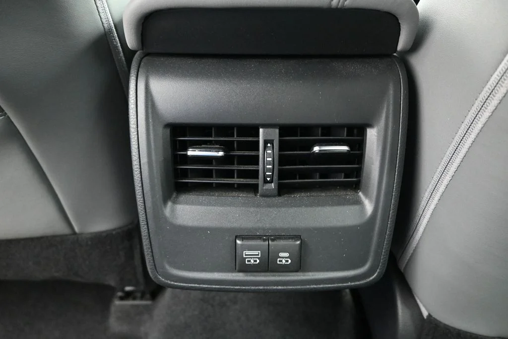 2022 Toyota Avalon XLE - Photo 16