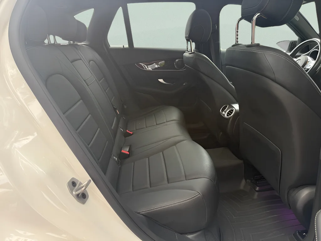 Used 2022  Mercedes-Benz GLC 300 image 11