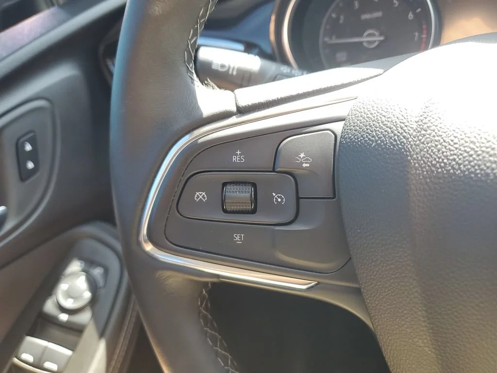 Used 2023 CINNABAR METALLIC Buick Preferred image 19