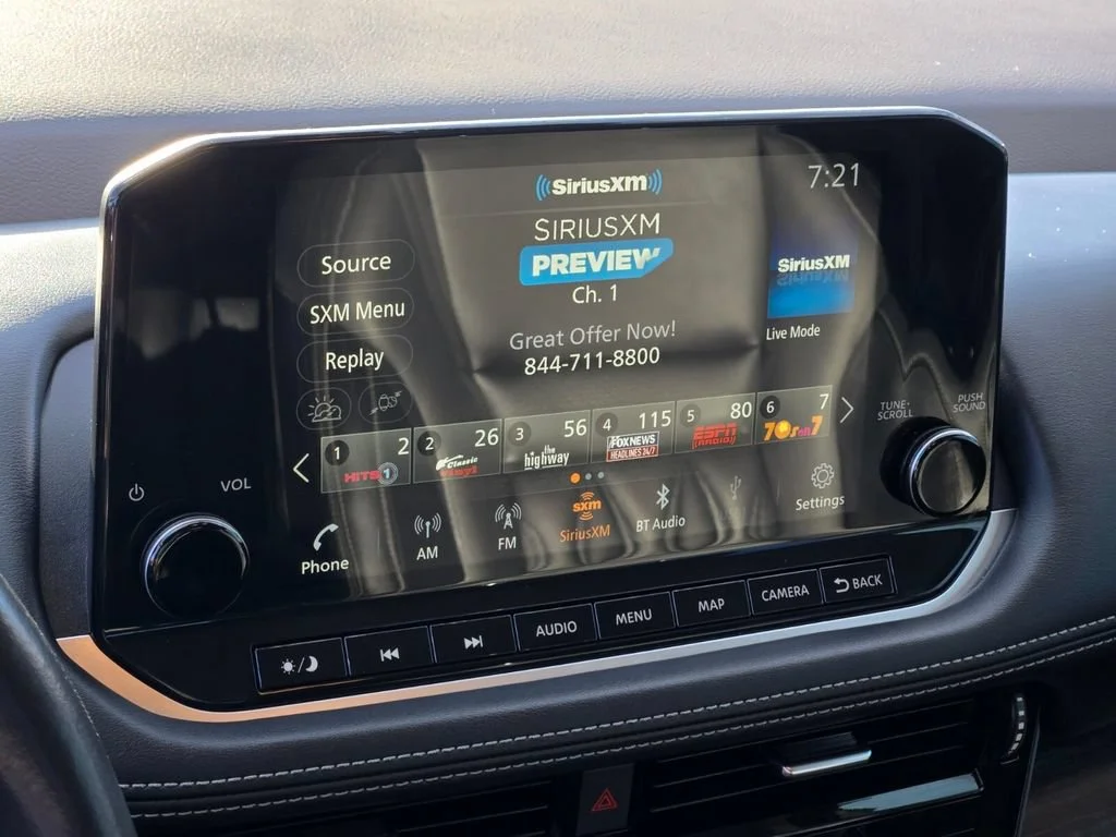 Used 2021 Boulder Gray Pear Nissan Platinum image 19