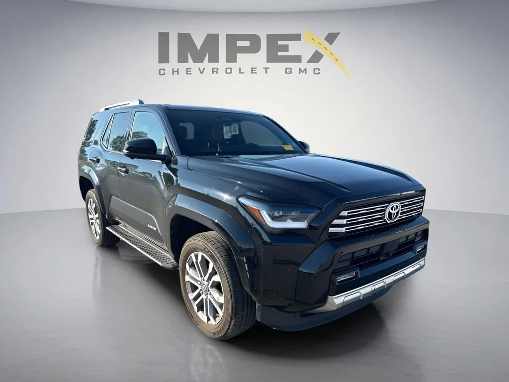 Used 2025  Toyota SR5 image 7