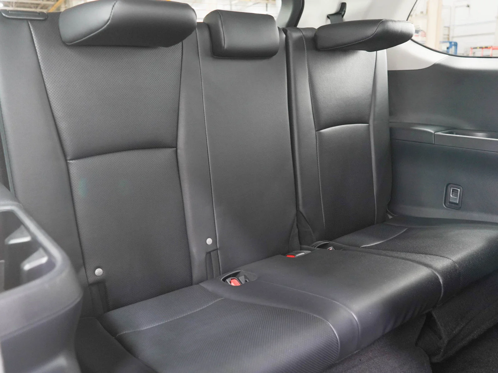 Used 2025  Toyota XLE image 14