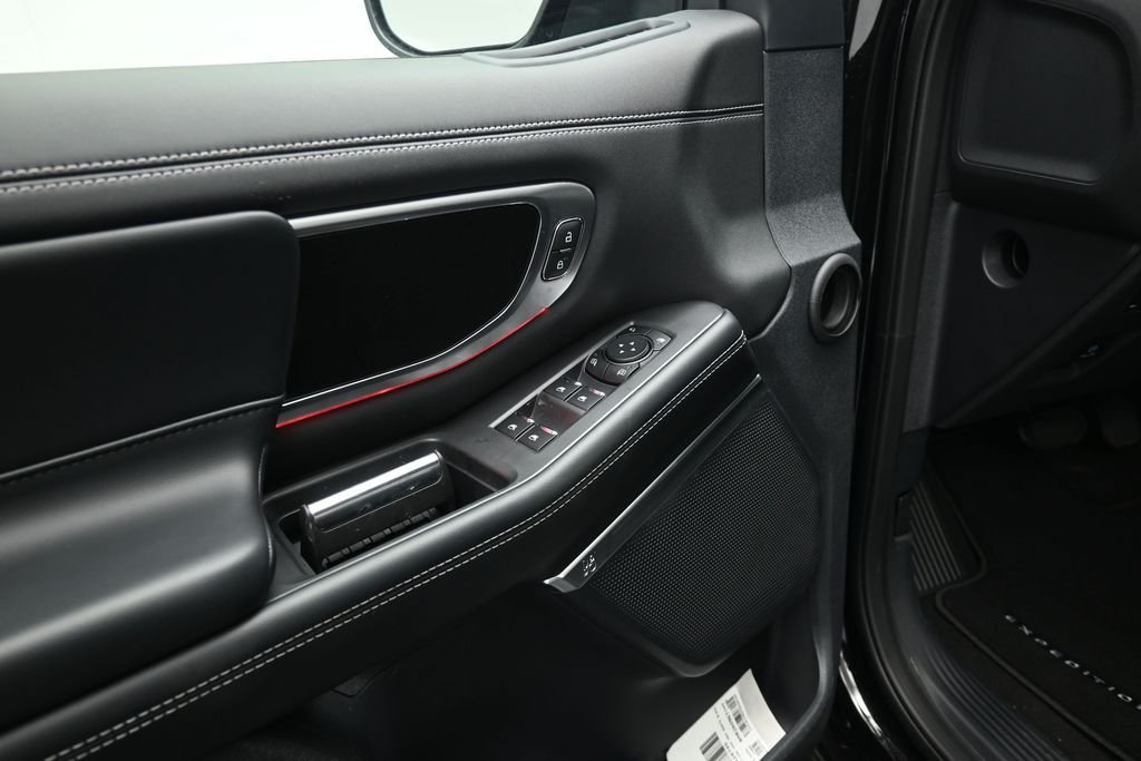 New 2026 Agate Black Metallic Ford Platinum image 9