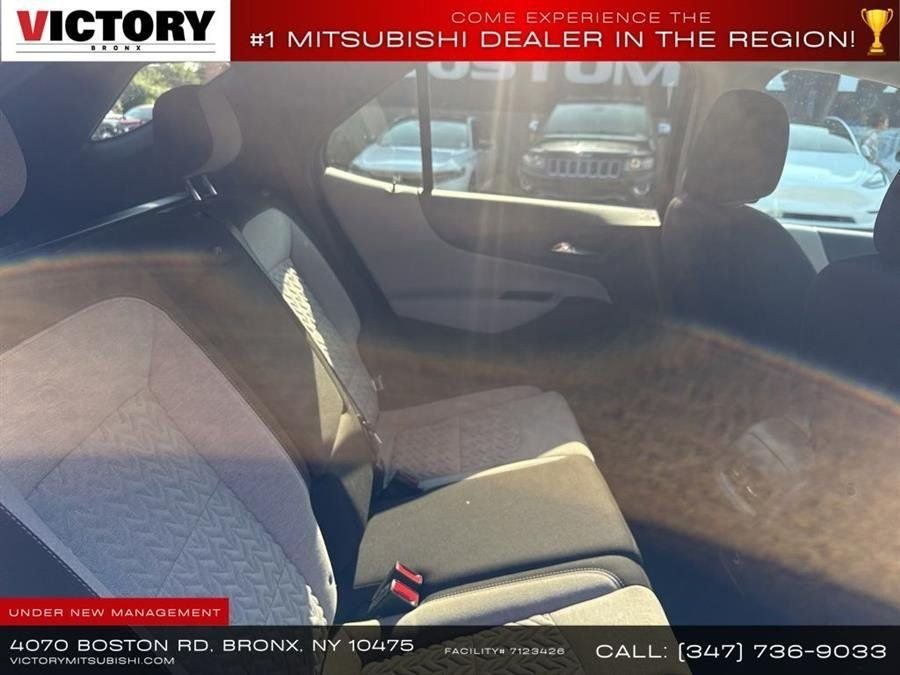 Used 2023 White Chevrolet LT image 17
