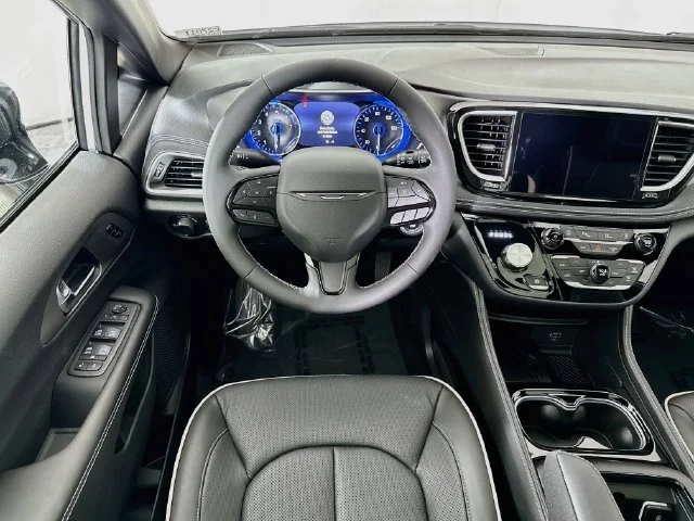 New 2027 White/off-white Chrysler Limited image 23