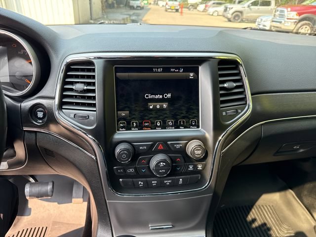 Used 2018 Bright White Clearcoat Jeep Limited image 21