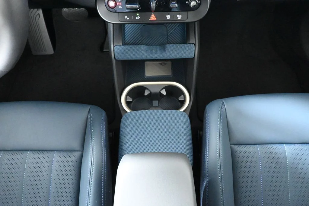 Certified Used 2025 Blue MINI Signature Plus image 18