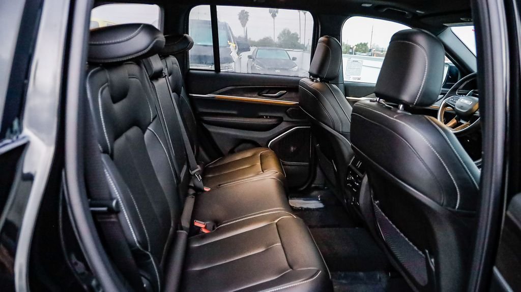 New 2026 Diamond Black Jeep Limited image 20