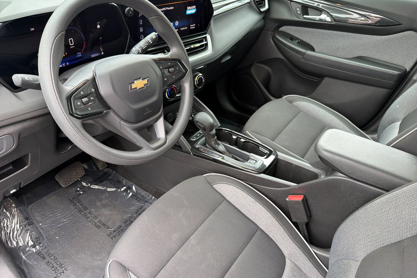 Used 2025 Summit White Chevrolet LT image 10