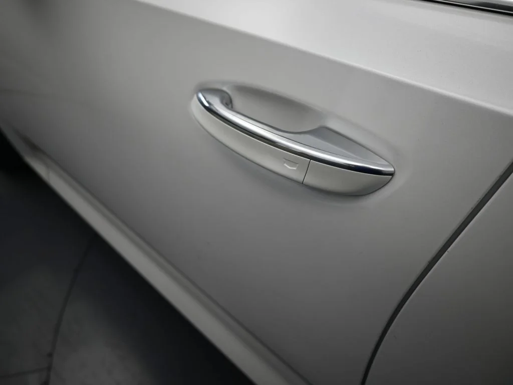Used 2020 Crystal White Tricoat Cadillac Premium Luxury image 34