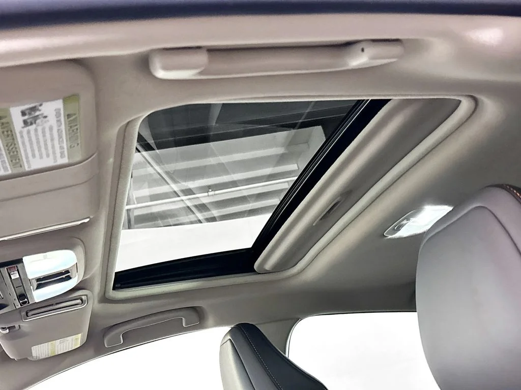 New 2026 CRYSTAL WHITE PEARL Subaru Limited Hybrid image 19