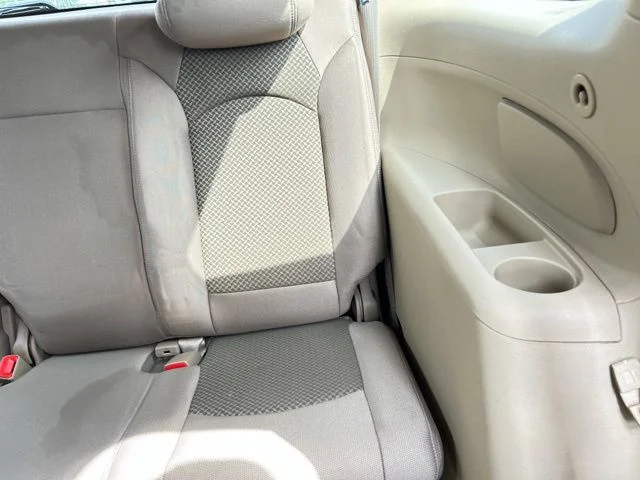 Used 2007 Brown Saturn XE image 18