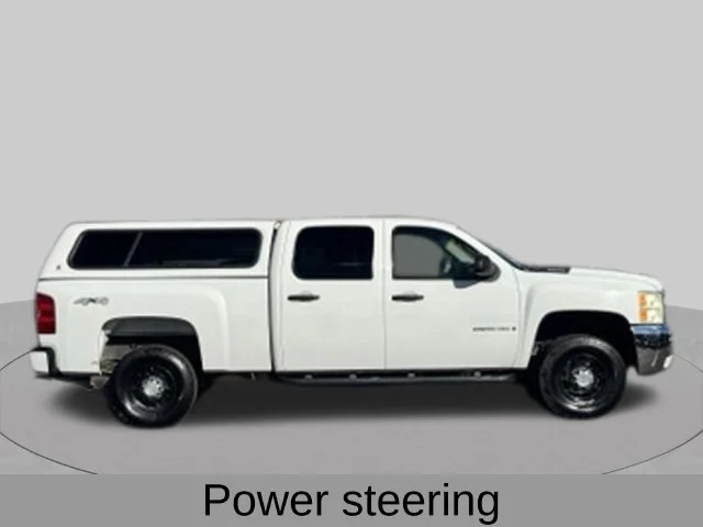 Used 2007 White Chevrolet LT image 9